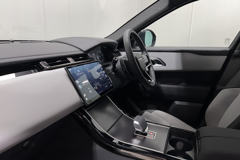2025 (75) LAND ROVER RANGE ROVER VELAR 2.0 D200 MHEV Dynamic SE 5dr Auto 5422785