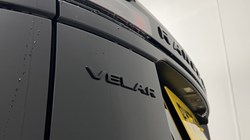 2025 (75) LAND ROVER RANGE ROVER VELAR 2.0 D200 MHEV Dynamic SE 5dr Auto 5422796
