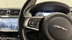 2020 (20) JAGUAR F-PACE 3.0d V6 300 Sport 5dr Auto AWD 4691691