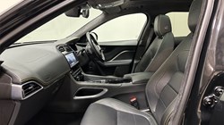 2020 (20) JAGUAR F-PACE 3.0d V6 300 Sport 5dr Auto AWD 4691674