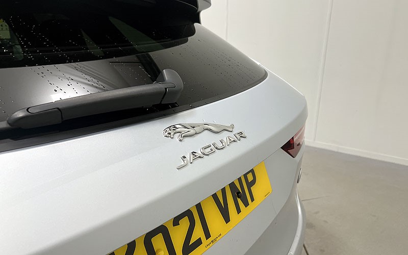 2021 (21) JAGUAR F-PACE 5.0 V8 550 SVR 5dr Auto AWD 4677386