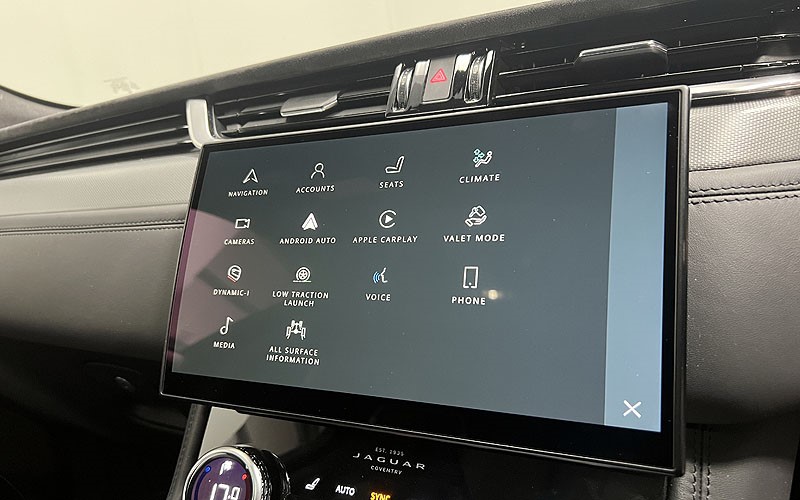 2021 (21) JAGUAR F-PACE 5.0 V8 550 SVR 5dr Auto AWD 4677366