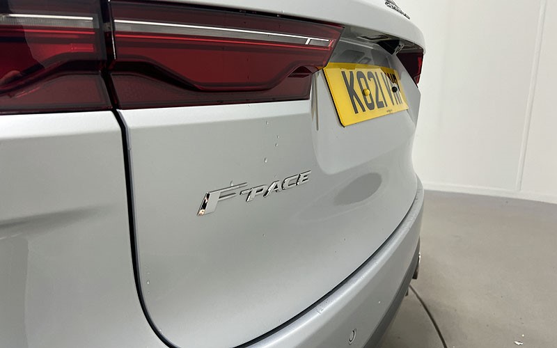 2021 (21) JAGUAR F-PACE 5.0 V8 550 SVR 5dr Auto AWD 4677385