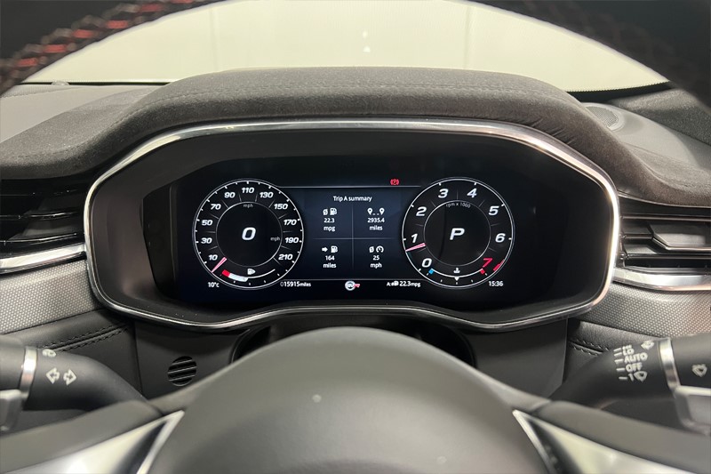 2021 (21) JAGUAR F-PACE 5.0 V8 550 SVR 5dr Auto AWD 4677358