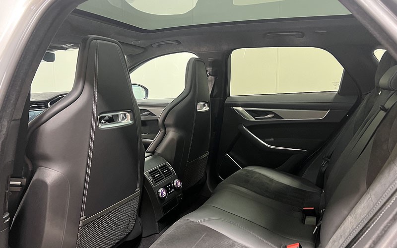 2021 (21) JAGUAR F-PACE 5.0 V8 550 SVR 5dr Auto AWD 4677376