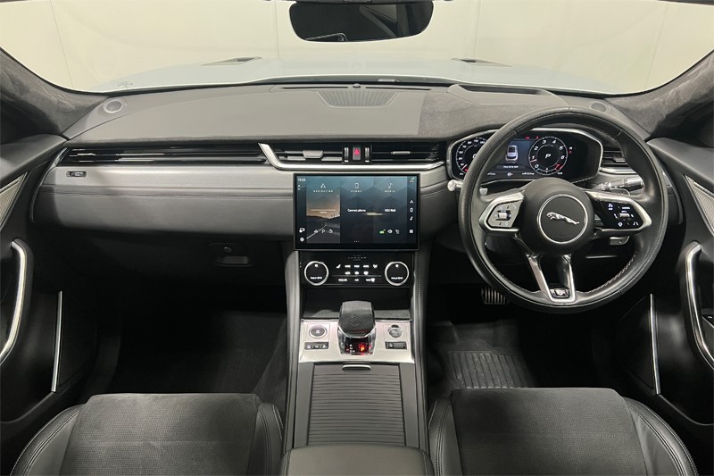 2021 (21) JAGUAR F-PACE 5.0 V8 550 SVR 5dr Auto AWD 4677345