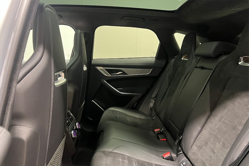 2021 (21) JAGUAR F-PACE 5.0 V8 550 SVR 5dr Auto AWD 4677340