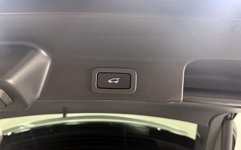 2021 (21) JAGUAR F-PACE 5.0 V8 550 SVR 5dr Auto AWD 4677383