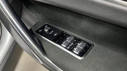 2021 (21) JAGUAR F-PACE 5.0 V8 550 SVR 5dr Auto AWD 4677349