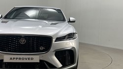 2021 (21) JAGUAR F-PACE 5.0 V8 550 SVR 5dr Auto AWD 4677393