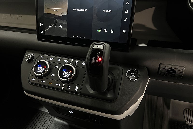 2025 (25) LAND ROVER COMMERCIAL DEFENDER 3.0 D250 Hard Top S Auto 4740106