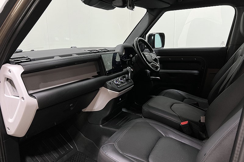 2025 (25) LAND ROVER COMMERCIAL DEFENDER 3.0 D250 Hard Top S Auto 4740116