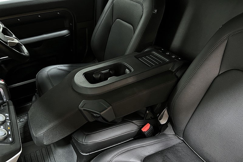 2025 (25) LAND ROVER COMMERCIAL DEFENDER 3.0 D250 Hard Top S Auto 4740120