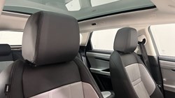 2021 (71) LAND ROVER RANGE ROVER EVOQUE 1.5 P300e R-Dynamic SE 5dr Auto 4704143
