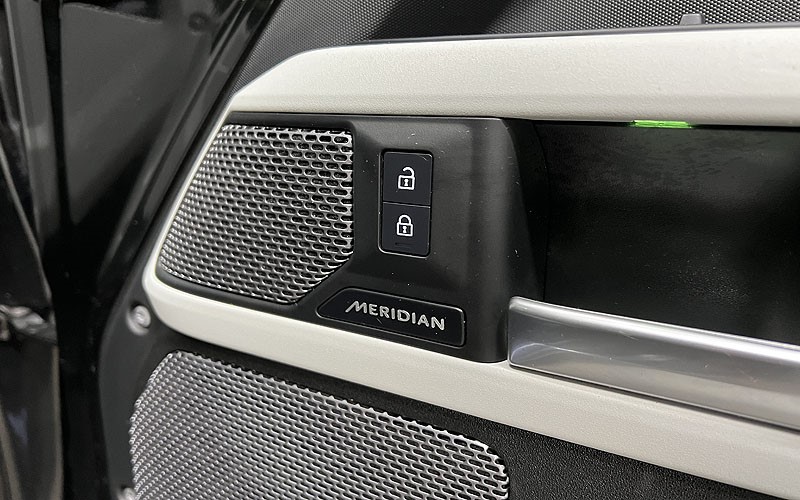 2022 (72) LAND ROVER DEFENDER 2.0 P400e XS Edition 110 5dr Auto 4698757