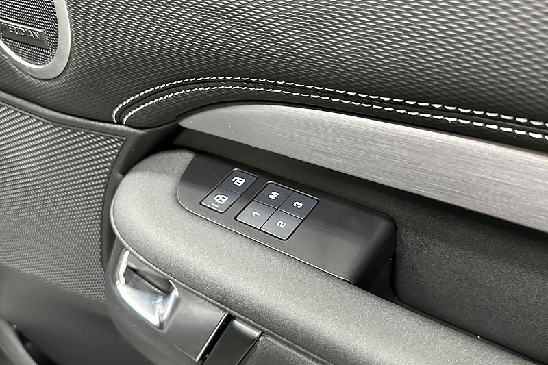 2025 (25) LAND ROVER DISCOVERY 3.0 D350 Dynamic SE 5dr Auto 4797970