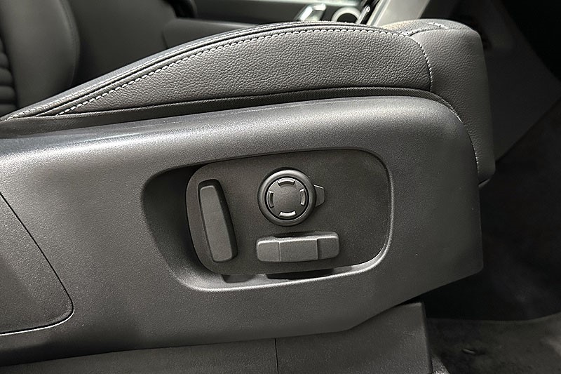 2025 (25) LAND ROVER DISCOVERY 3.0 D350 Dynamic SE 5dr Auto 4797972