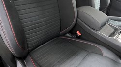 2021 (21) LAND ROVER DISCOVERY SPORT 2.0 D180 R-Dynamic SE 5dr Auto 4753745