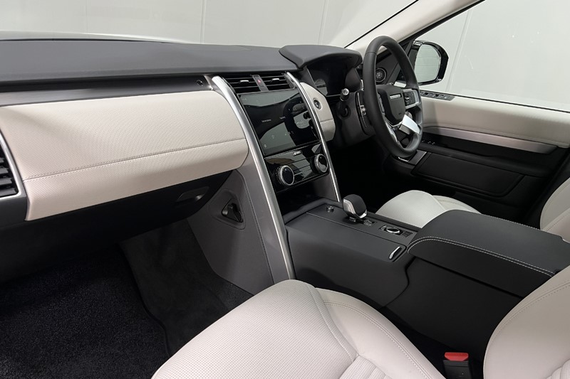 2025 (75) LAND ROVER DISCOVERY 3.0 D350 Dynamic SE 5dr Auto 5390792