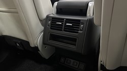 2025 (75) LAND ROVER DISCOVERY 3.0 D350 Dynamic SE 5dr Auto 5390769