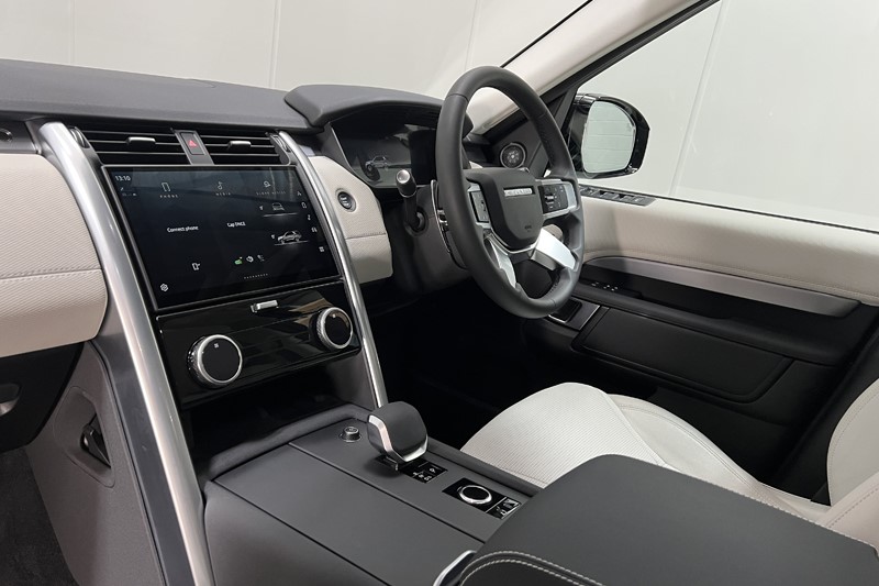 2025 (75) LAND ROVER DISCOVERY 3.0 D350 Dynamic SE 5dr Auto 5390793