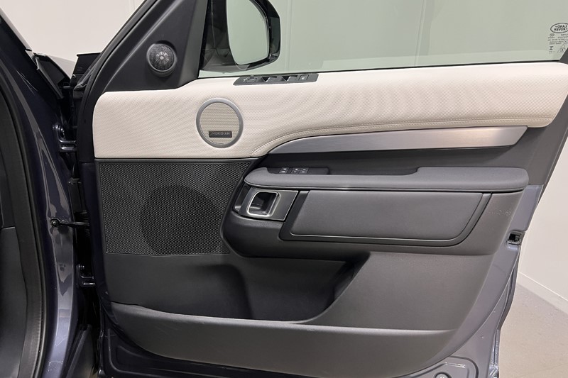 2025 (75) LAND ROVER DISCOVERY 3.0 D350 Dynamic SE 5dr Auto 5390770