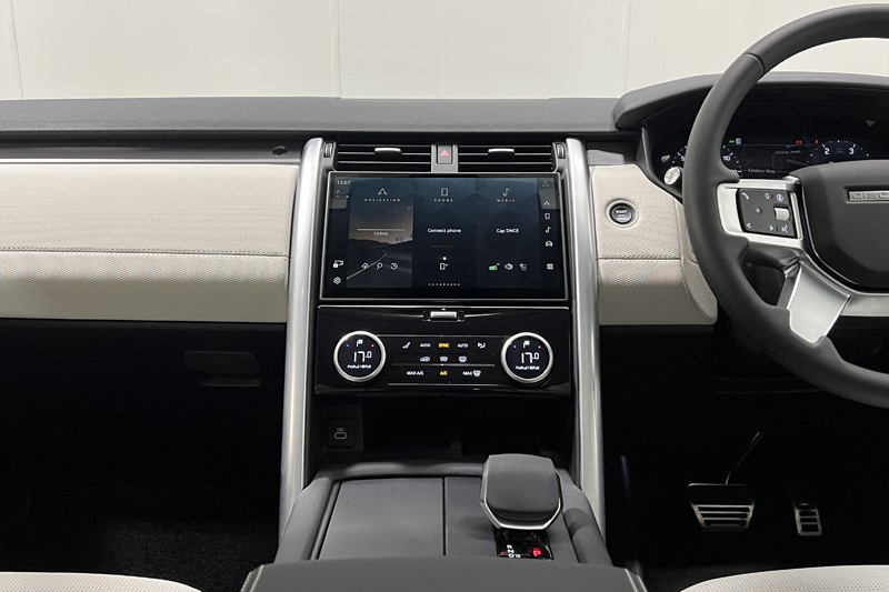 2025 (75) LAND ROVER DISCOVERY 3.0 D350 Dynamic SE 5dr Auto 5390767
