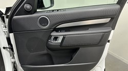 2022 (72) LAND ROVER DISCOVERY 3.0 D300 R-Dynamic SE 5dr Auto 4741614