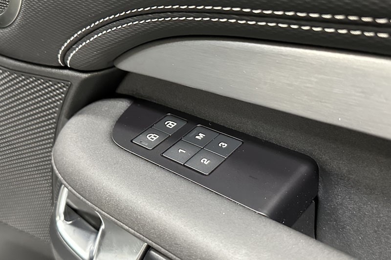 2022 (72) LAND ROVER DISCOVERY 3.0 D300 R-Dynamic SE 5dr Auto 4741617