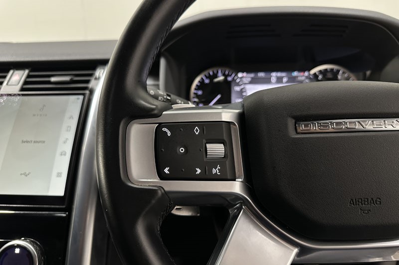2022 (72) LAND ROVER DISCOVERY 3.0 D300 R-Dynamic SE 5dr Auto 4741622