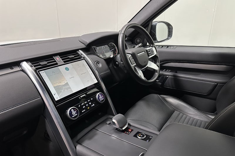 2022 (72) LAND ROVER DISCOVERY 3.0 D300 R-Dynamic SE 5dr Auto 4741638