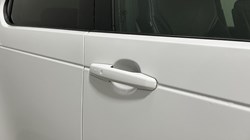 2022 (72) LAND ROVER DISCOVERY 3.0 D300 R-Dynamic SE 5dr Auto 4741653