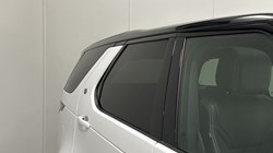 2022 (72) LAND ROVER DISCOVERY 3.0 D300 R-Dynamic SE 5dr Auto 4741652