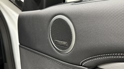 2022 (72) LAND ROVER DISCOVERY 3.0 D300 R-Dynamic SE 5dr Auto 4741616