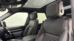 2022 (72) LAND ROVER DISCOVERY 3.0 D300 R-Dynamic SE 5dr Auto 4741639