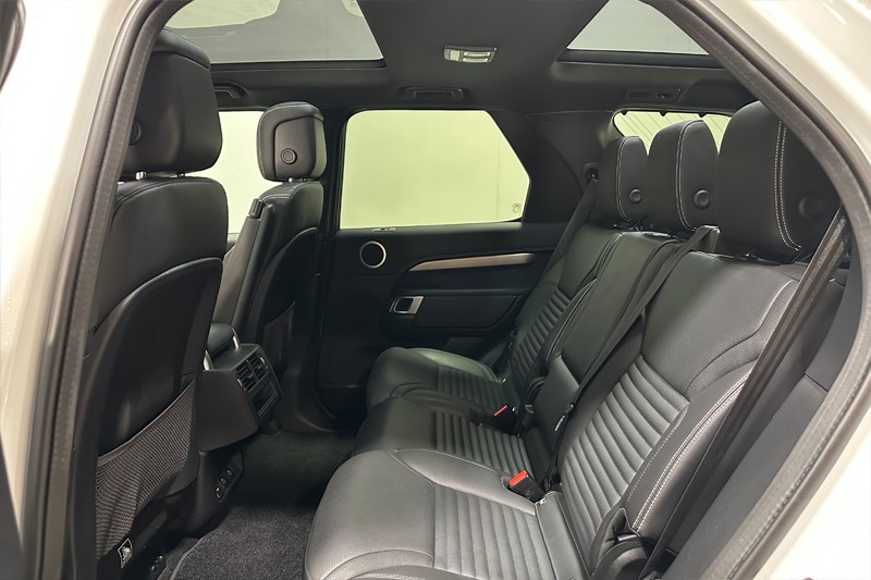 2022 (72) LAND ROVER DISCOVERY 3.0 D300 R-Dynamic SE 5dr Auto 4741604