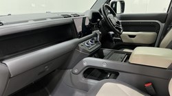 2022 (72) LAND ROVER DEFENDER 3.0 D250 X-Dynamic HSE 110 5dr Auto 4740016