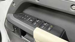 2022 (72) LAND ROVER DEFENDER 3.0 D250 X-Dynamic HSE 110 5dr Auto 4739993