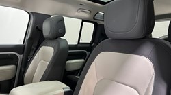 2022 (72) LAND ROVER DEFENDER 3.0 D250 X-Dynamic HSE 110 5dr Auto 4740018