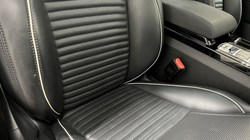 2019 (69) LAND ROVER DISCOVERY 3.0 SDV6 HSE 5dr Auto 4854534