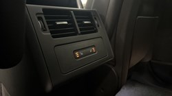 2024 (24) LAND ROVER DISCOVERY 3.0 D350 Dynamic HSE 5dr Auto 4845380