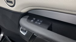 2024 (24) LAND ROVER DISCOVERY 3.0 D350 Dynamic HSE 5dr Auto 4845352