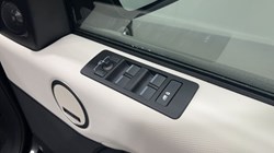 2024 (24) LAND ROVER DISCOVERY 3.0 D350 Dynamic HSE 5dr Auto 4845353