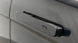 2023 (73) LAND ROVER RANGE ROVER EVOQUE 1.5 P300e Dynamic HSE 5dr Auto 4829775