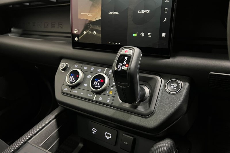 2023 (23) LAND ROVER DEFENDER 5.0 P525 V8 Carpathian Edition 90 3dr Auto 4790282