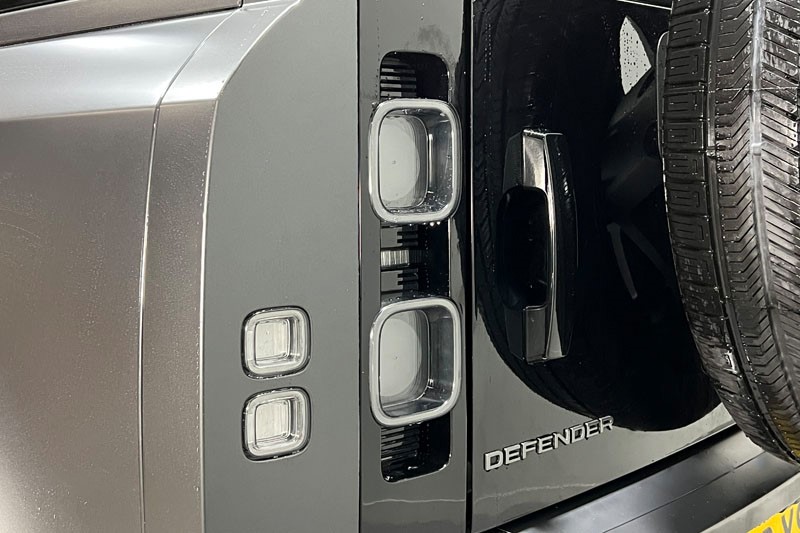 2023 (23) LAND ROVER DEFENDER 5.0 P525 V8 Carpathian Edition 90 3dr Auto 4790305