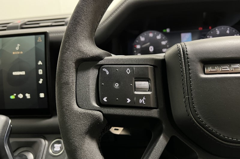 2023 (23) LAND ROVER DEFENDER 5.0 P525 V8 Carpathian Edition 90 3dr Auto 4790275