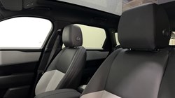 2025 (75) LAND ROVER RANGE ROVER VELAR 2.0 D200 MHEV Dynamic SE 5dr Auto 5420726