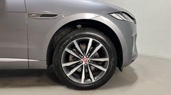 2023 (23) JAGUAR F-PACE 2.0 D200 R-Dynamic SE 5dr Auto AWD 4815571