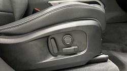 2023 (23) JAGUAR F-PACE 2.0 D200 R-Dynamic SE 5dr Auto AWD 4815580